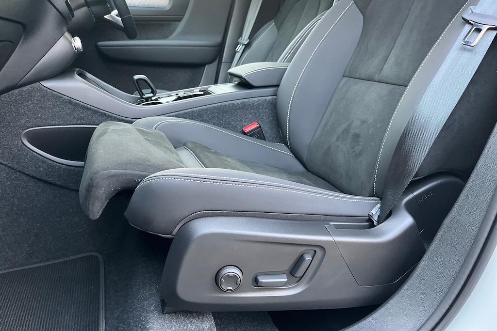 Used Volvo XC40 2024 for sale - 76536652: Photo 33