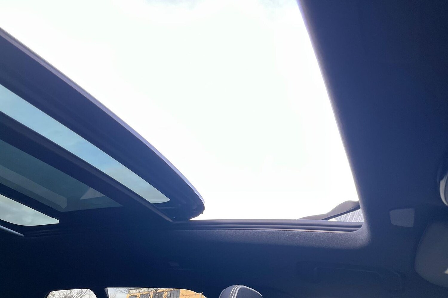 Used Volvo XC40 2024 for sale - 76536652: Photo 40