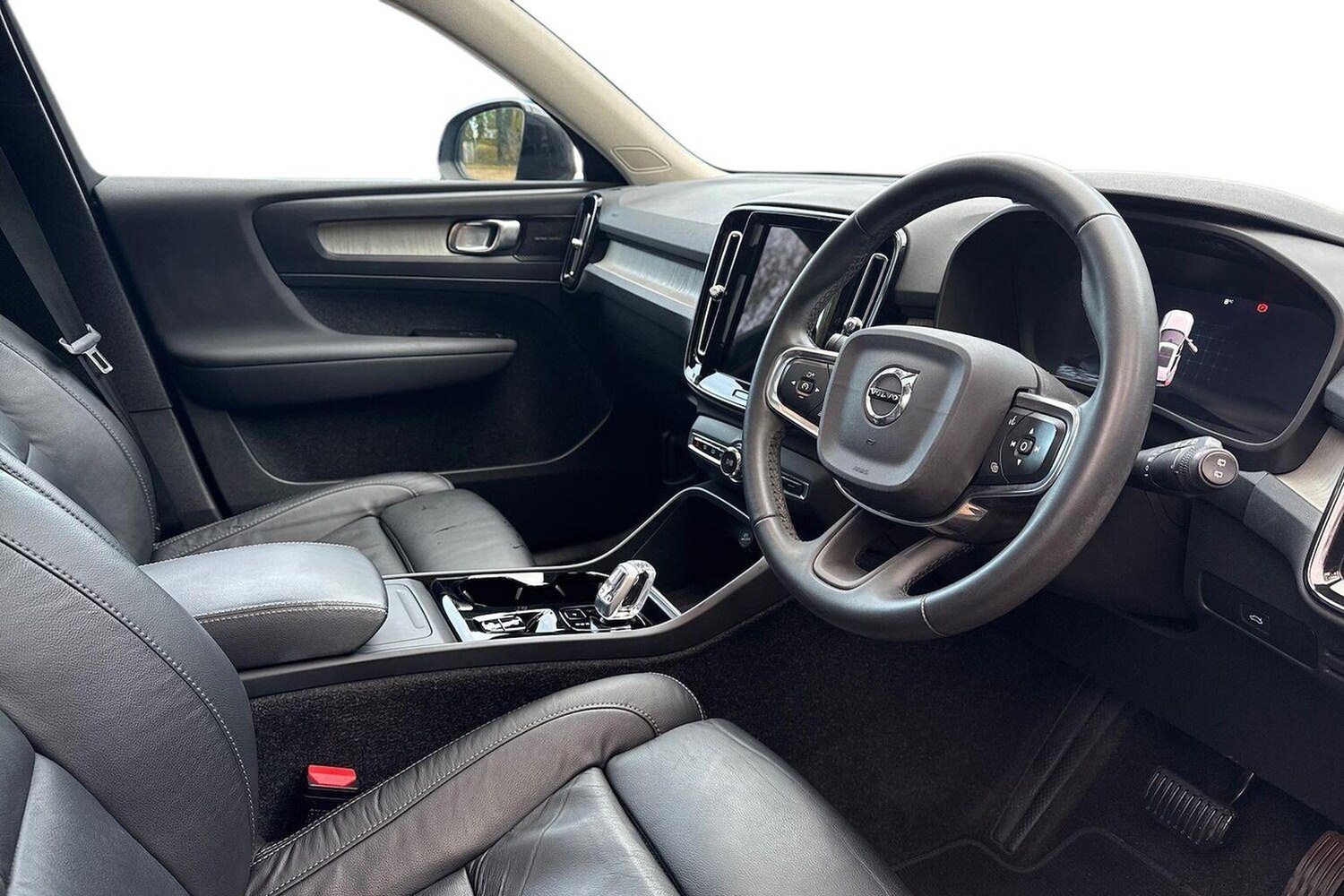 Used Volvo XC40 2022 for sale - 76807529: Photo 16