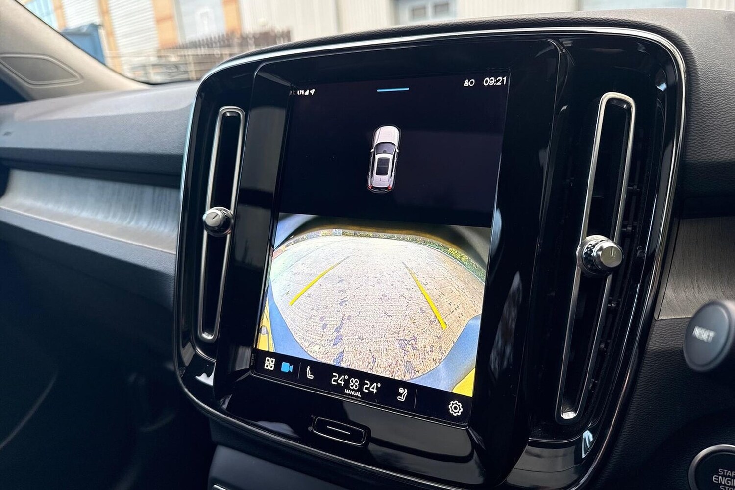 Used Volvo XC40 2022 for sale - 76807529: Photo 25