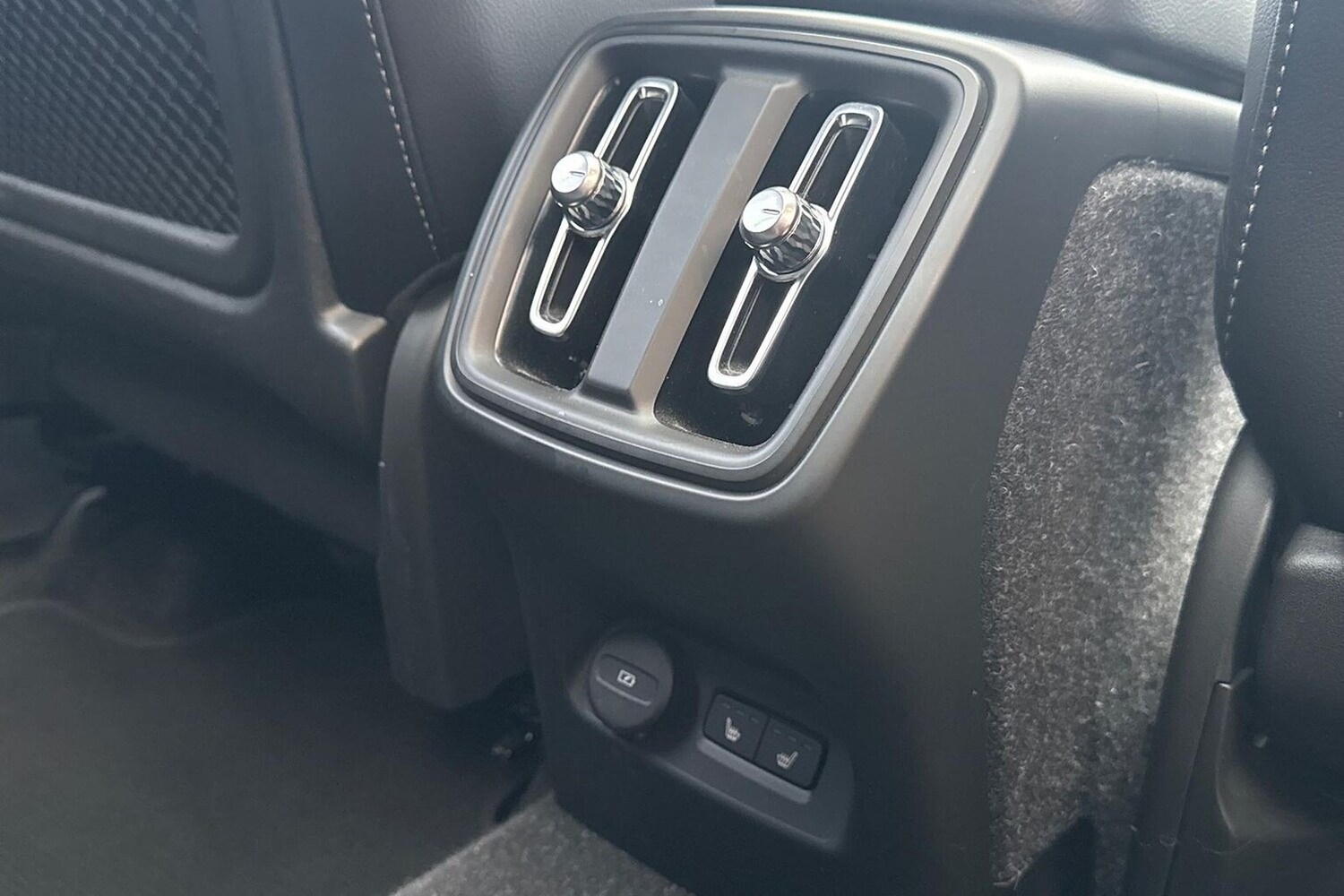 Used Volvo XC40 2022 for sale - 76807529: Photo 26