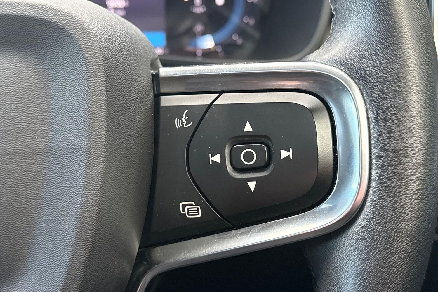 Used Volvo XC40 2022 for sale - 76807529: Photo 28