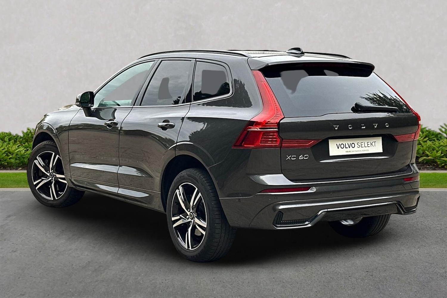 Used Volvo XC60 2021 for sale - 76497310: Photo 2