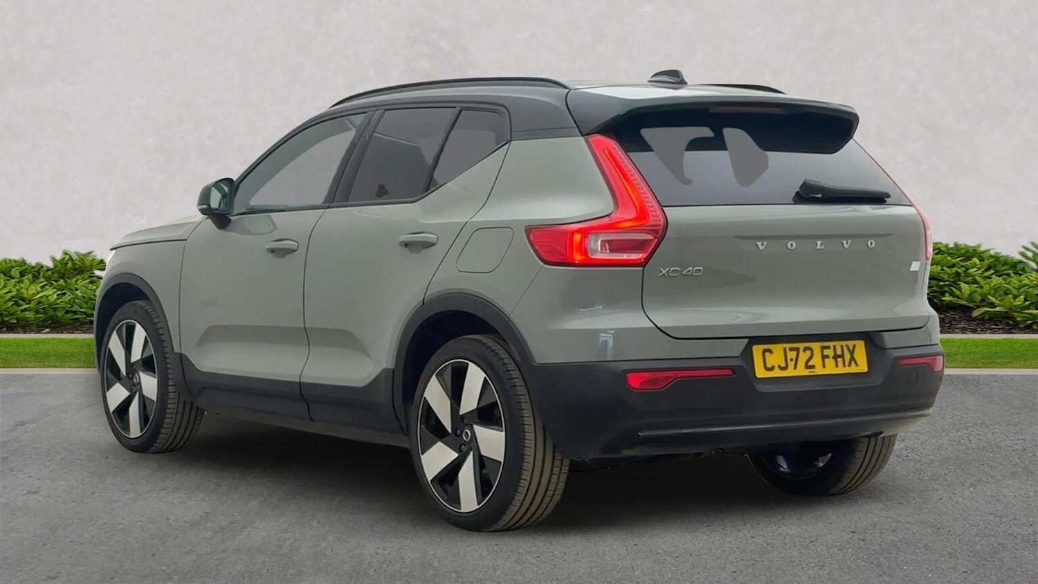 Used Volvo XC40 2023 for sale - 78192918: Photo 2
