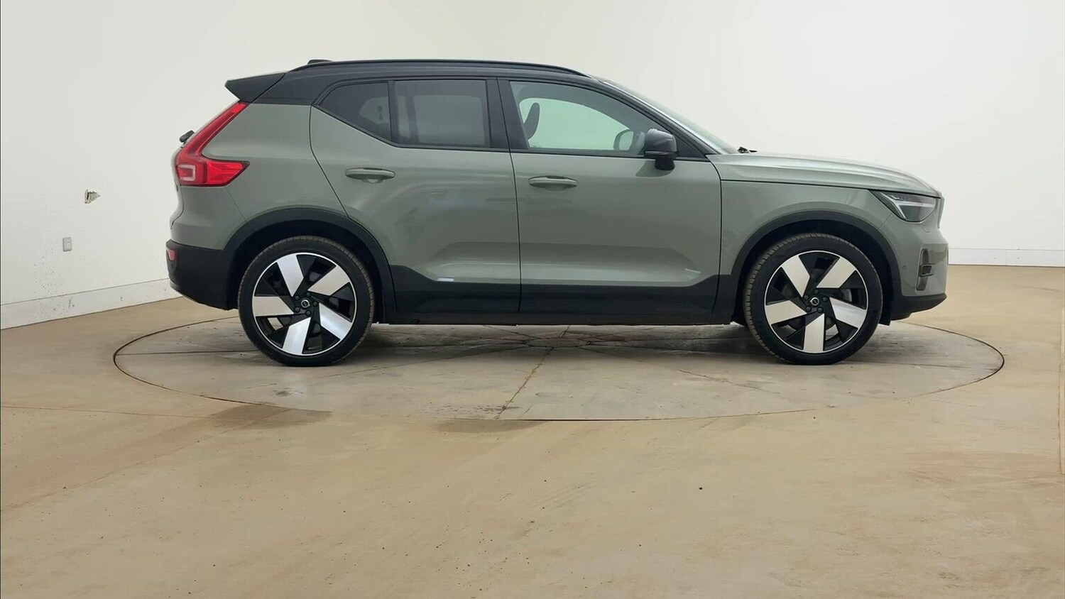 Used Volvo XC40 2023 for sale - 78192918: Photo 26