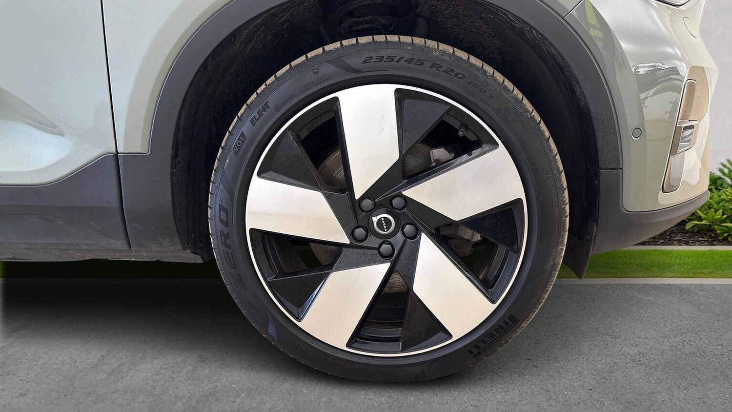 Used Volvo XC40 2023 for sale - 78192918: Photo 6