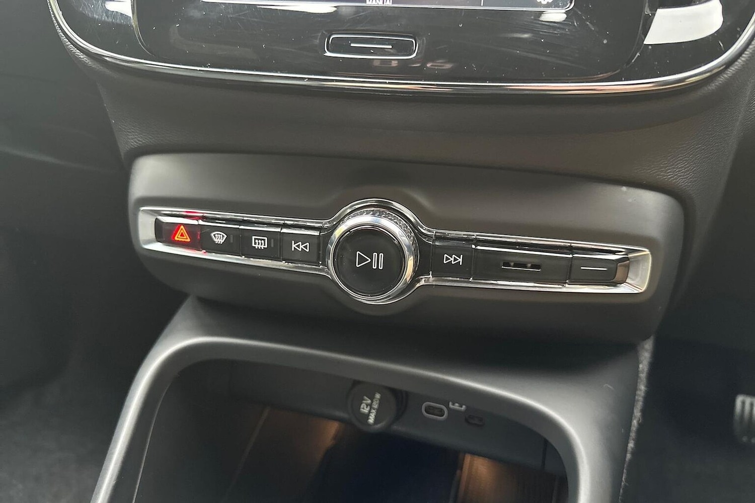 Used Volvo XC40 2024 for sale - 76340628: Photo 12