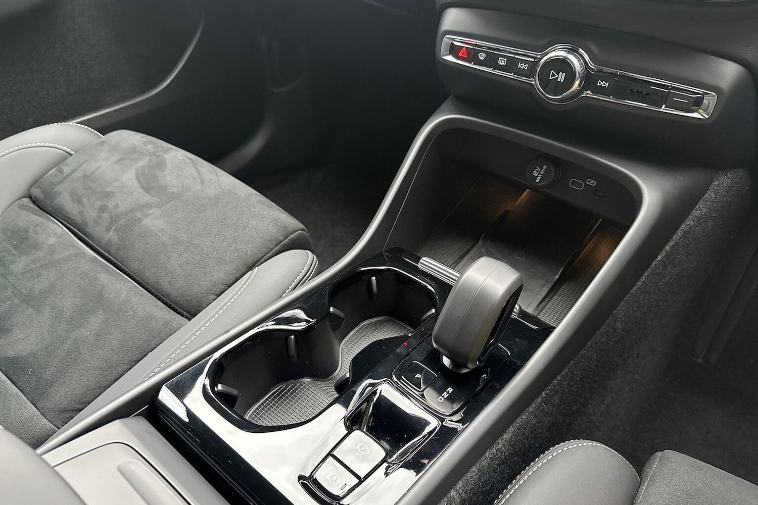 Used Volvo XC40 2024 for sale - 76340628: Photo 13