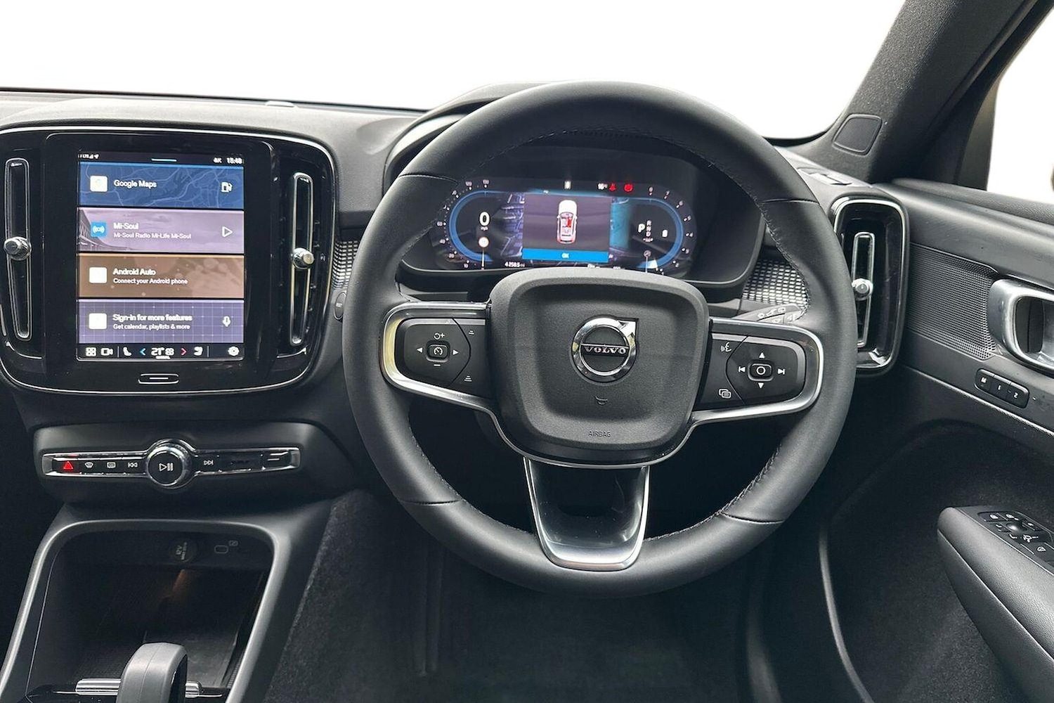 Used Volvo XC40 2024 for sale - 76340628: Photo 9