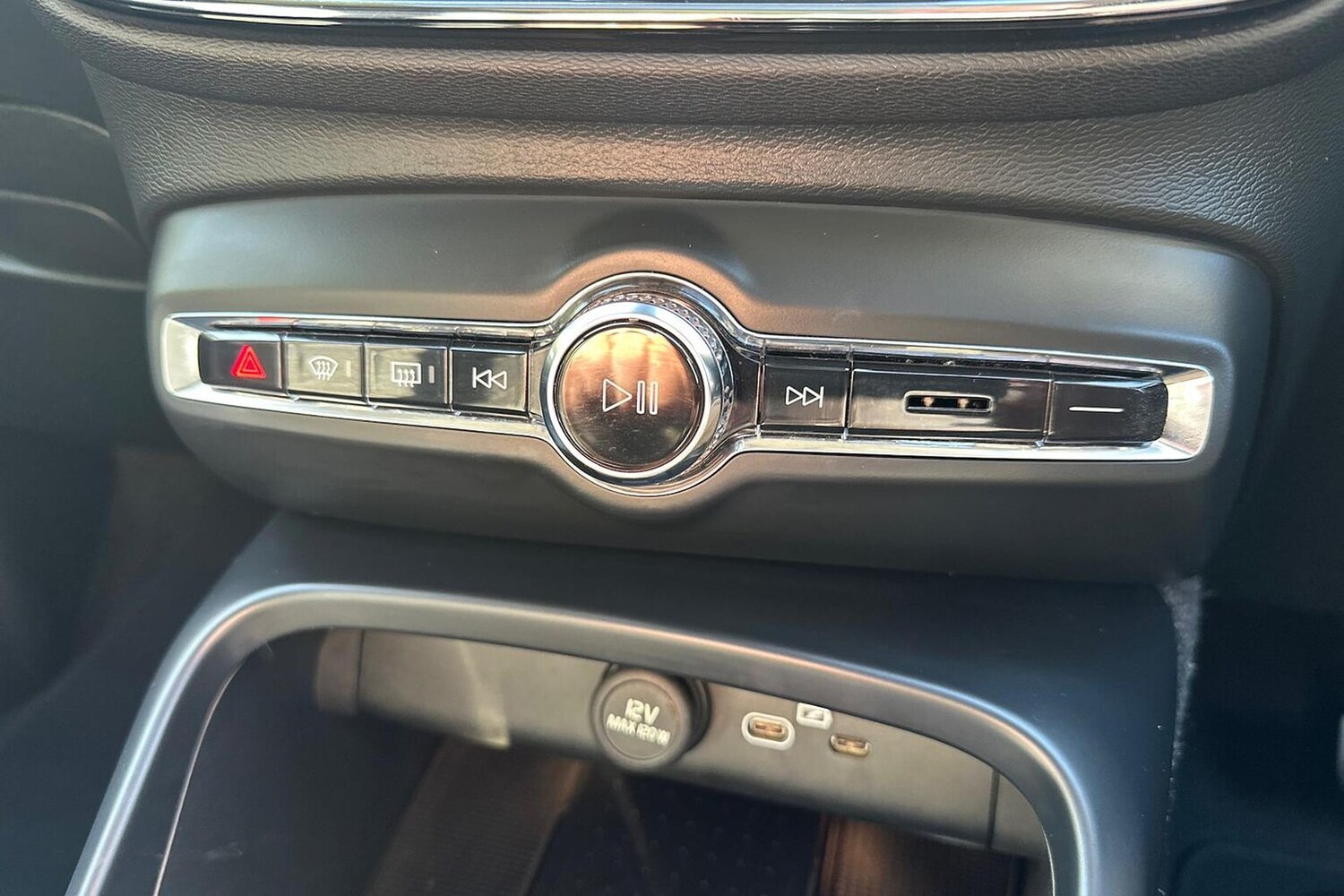 Used Volvo XC40 2025 for sale - 78139552: Photo 14