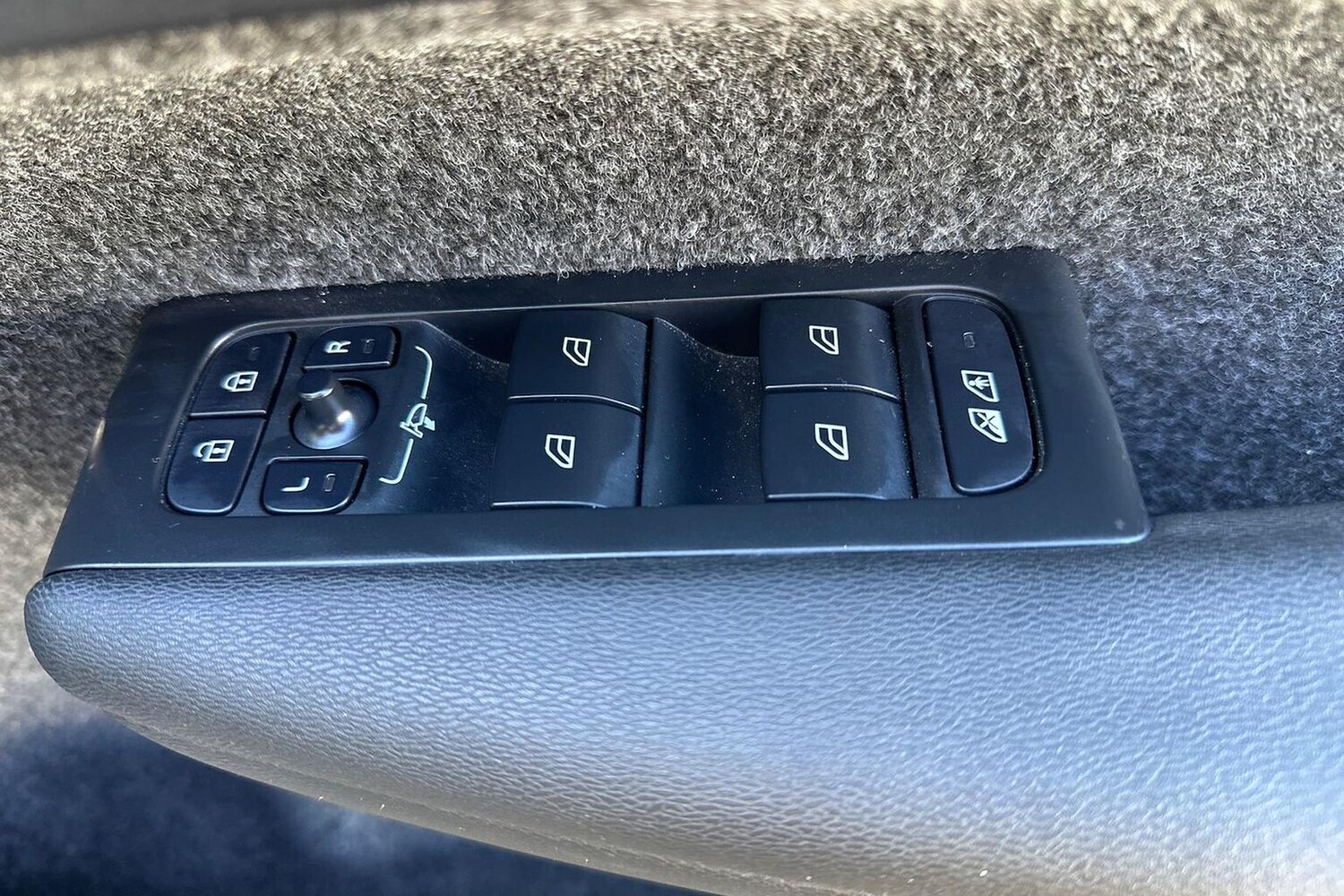 Used Volvo XC40 2025 for sale - 78139552: Photo 23