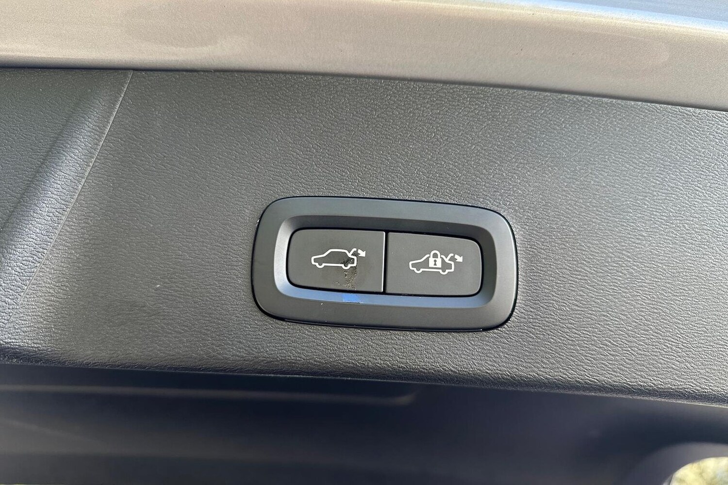 Used Volvo XC40 2025 for sale - 78139552: Photo 24