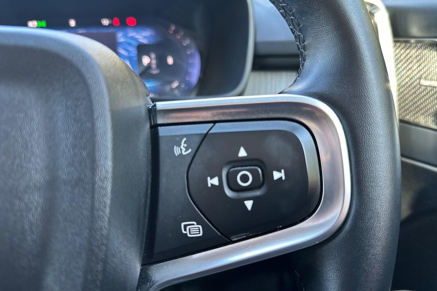 Used Volvo XC40 2025 for sale - 78139552: Photo 28