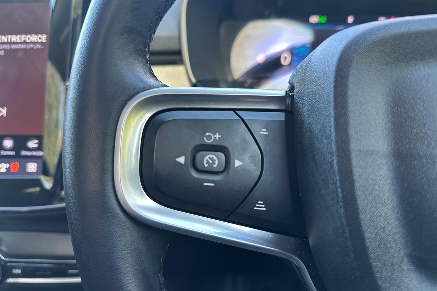 Used Volvo XC40 2025 for sale - 78139552: Photo 29