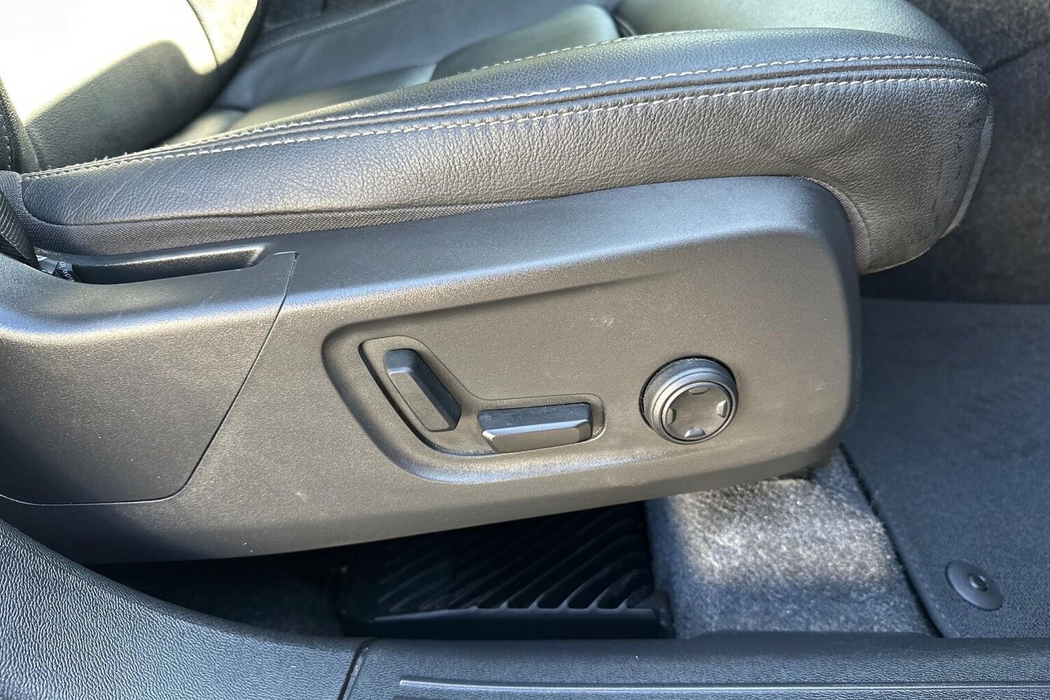 Used Volvo XC40 2025 for sale - 78139552: Photo 32