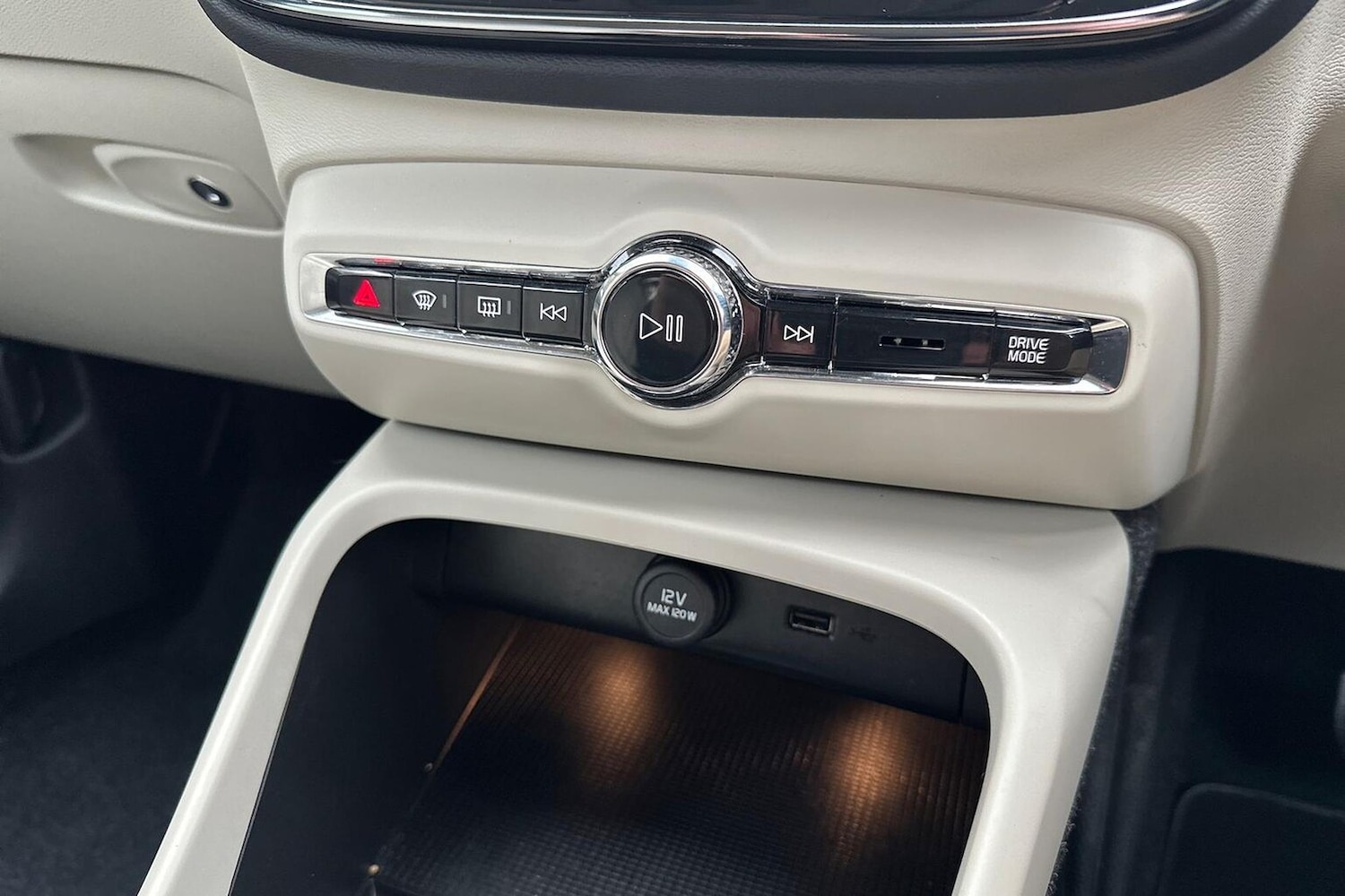 Used Volvo XC40 2020 for sale - 76735625: Photo 12