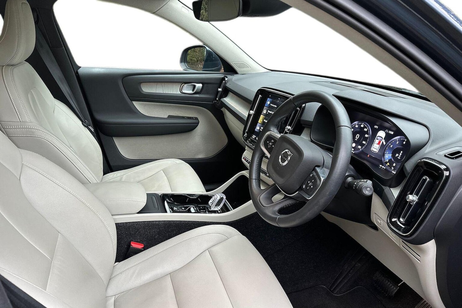 Used Volvo XC40 2020 for sale - 76735625: Photo 15