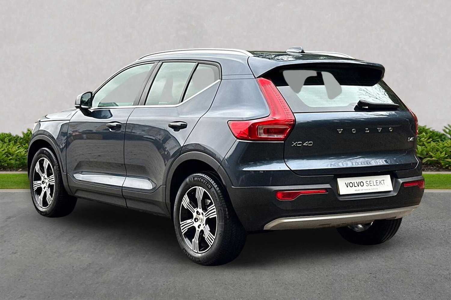 Used Volvo XC40 2020 for sale - 76735625: Photo 2