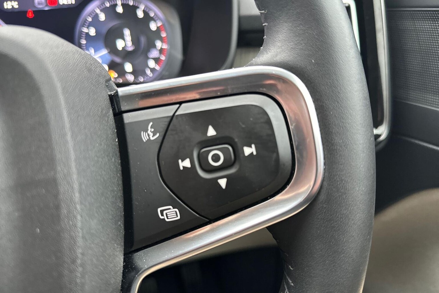 Used Volvo XC40 2020 for sale - 76735625: Photo 26