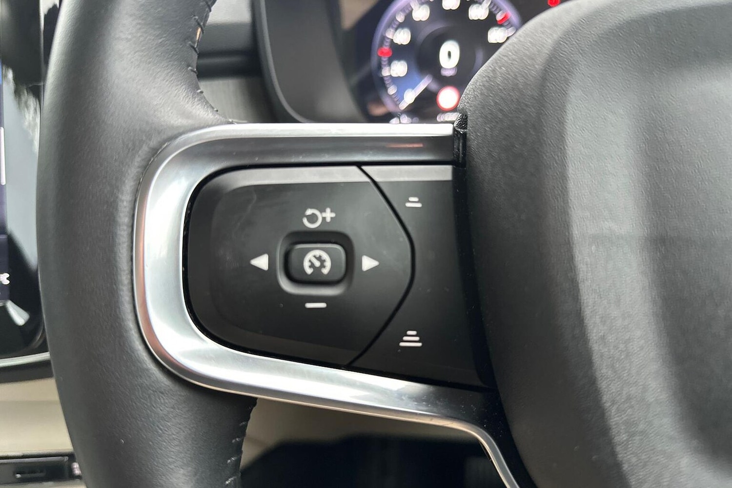 Used Volvo XC40 2020 for sale - 76735625: Photo 27