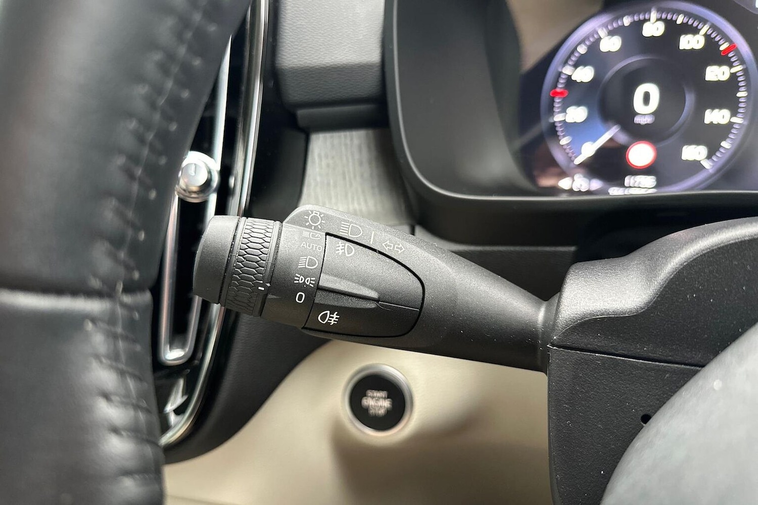 Used Volvo XC40 2020 for sale - 76735625: Photo 29