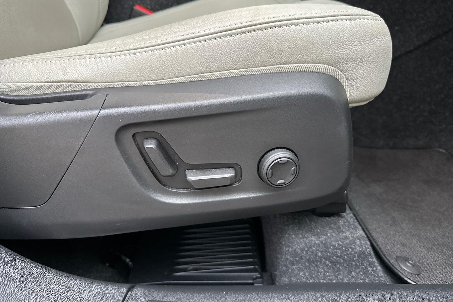 Used Volvo XC40 2020 for sale - 76735625: Photo 30