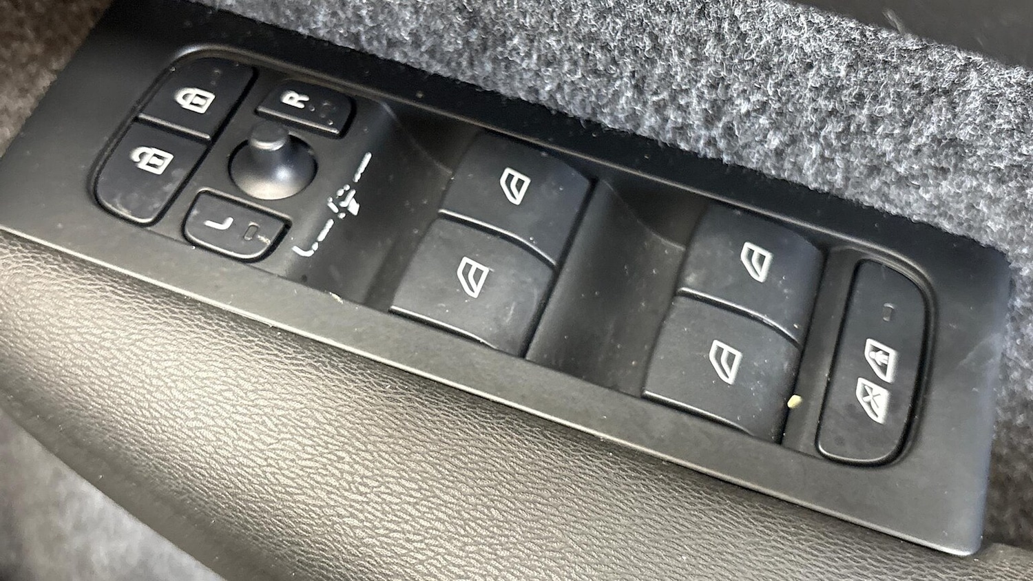 Used Volvo XC40 2025 for sale - 77802135: Photo 24