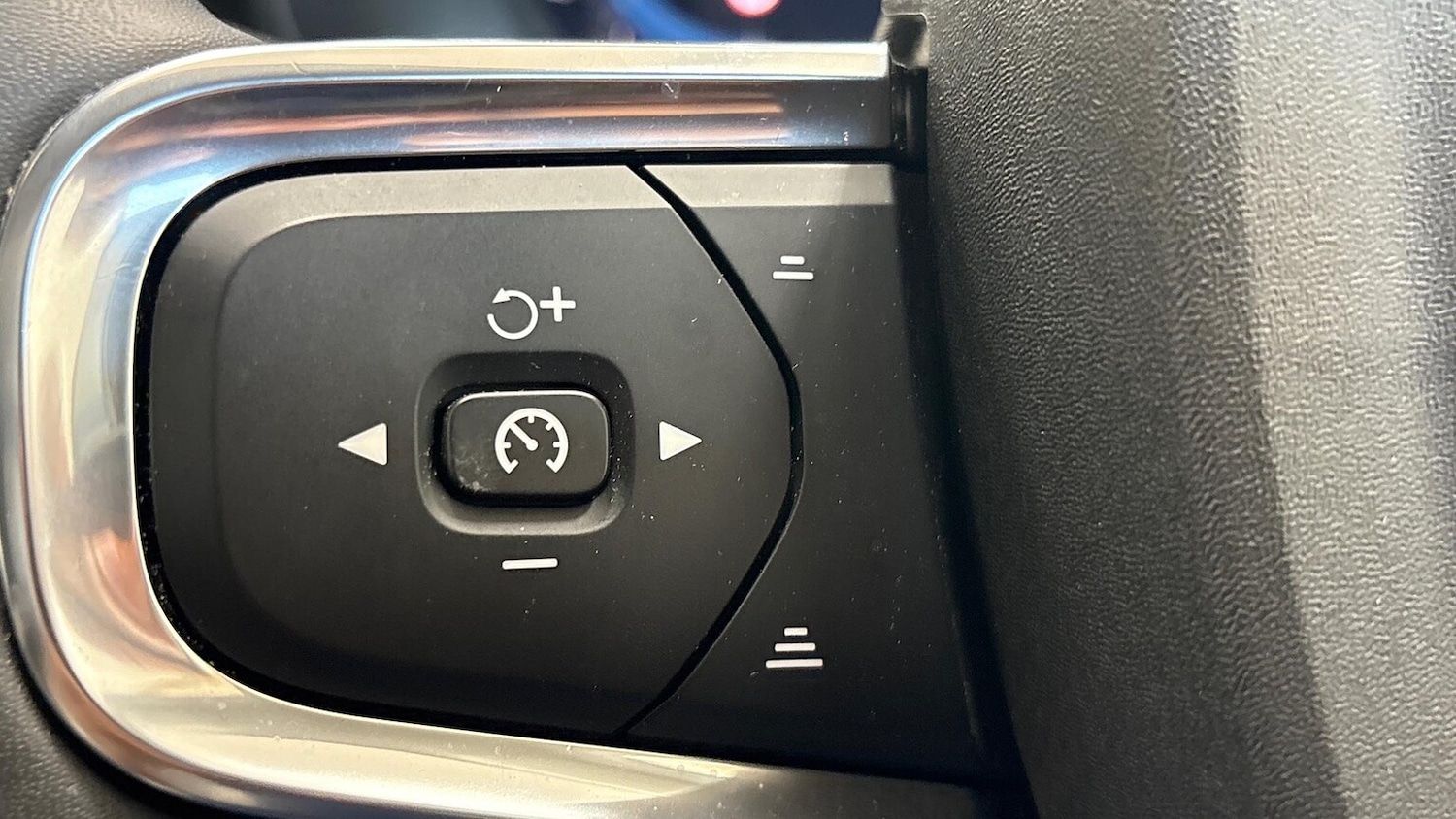 Used Volvo XC40 2025 for sale - 77802135: Photo 29