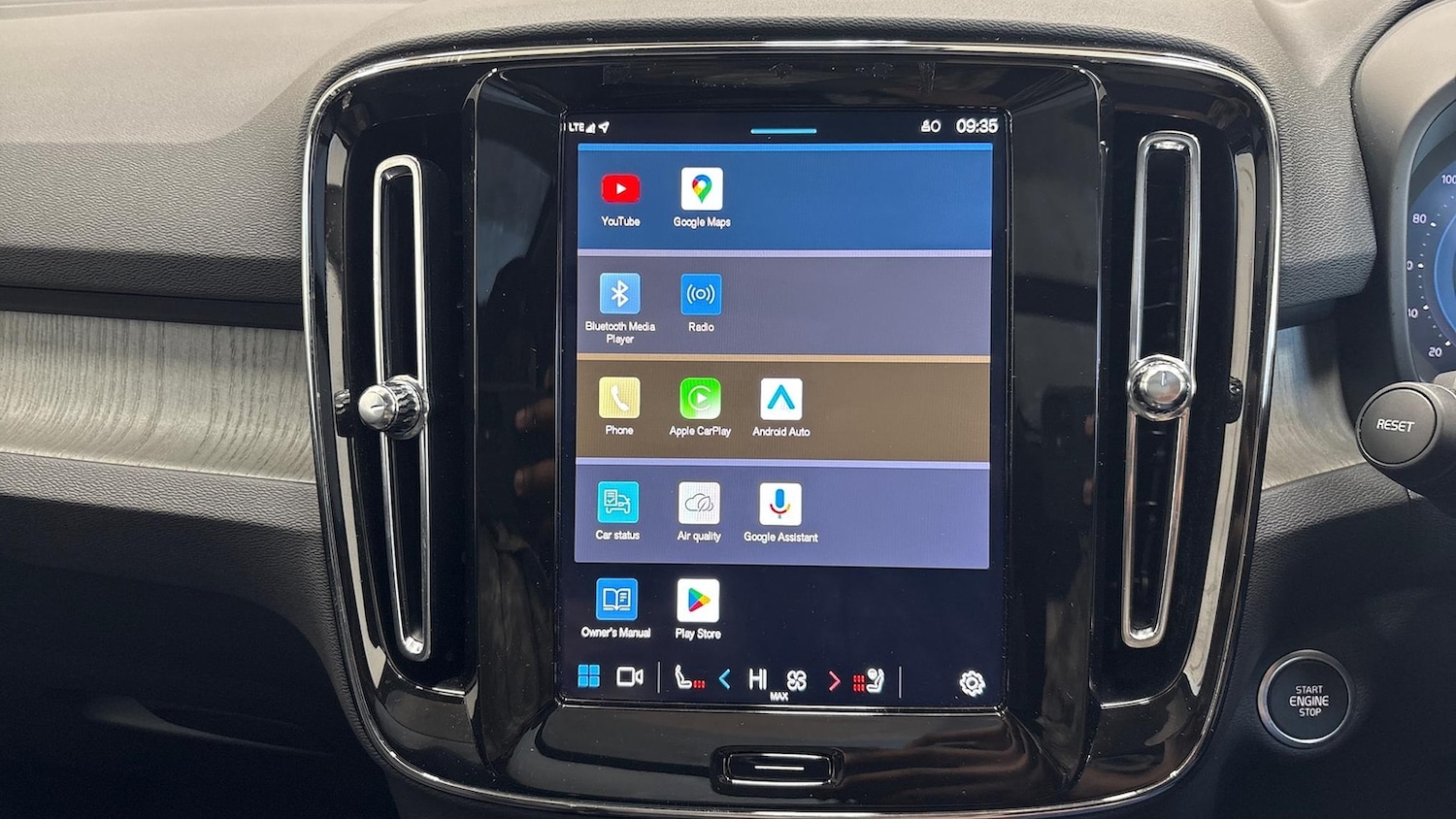 Used Volvo XC40 2025 for sale - 77802135: Photo 32