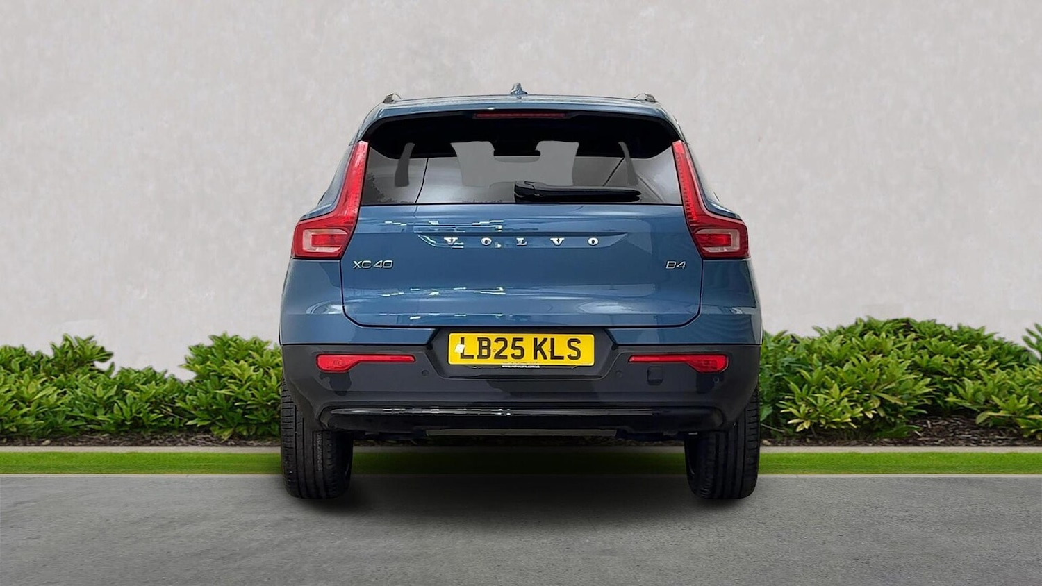 Used Volvo XC40 2025 for sale - 77802135: Photo 4