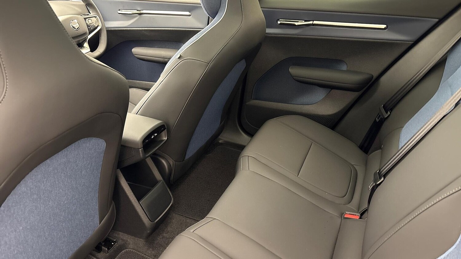 Used Volvo EX30 2025 for sale - 77896279: Photo 12