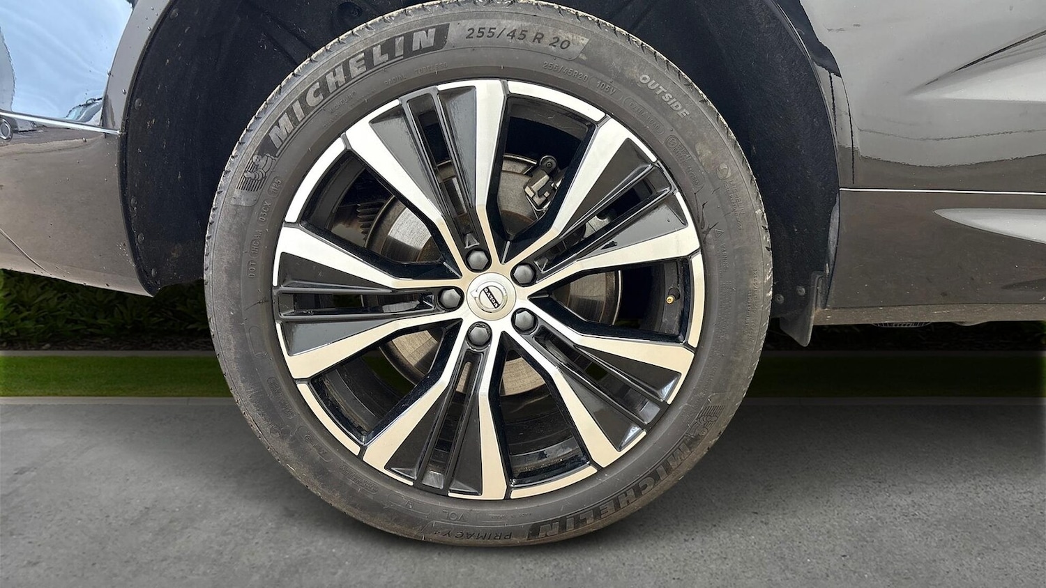 Used Volvo XC60 2025 for sale - 76713192: Photo 4