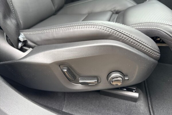 Used Volvo XC60 2025 for sale - 76076411: Photo 30
