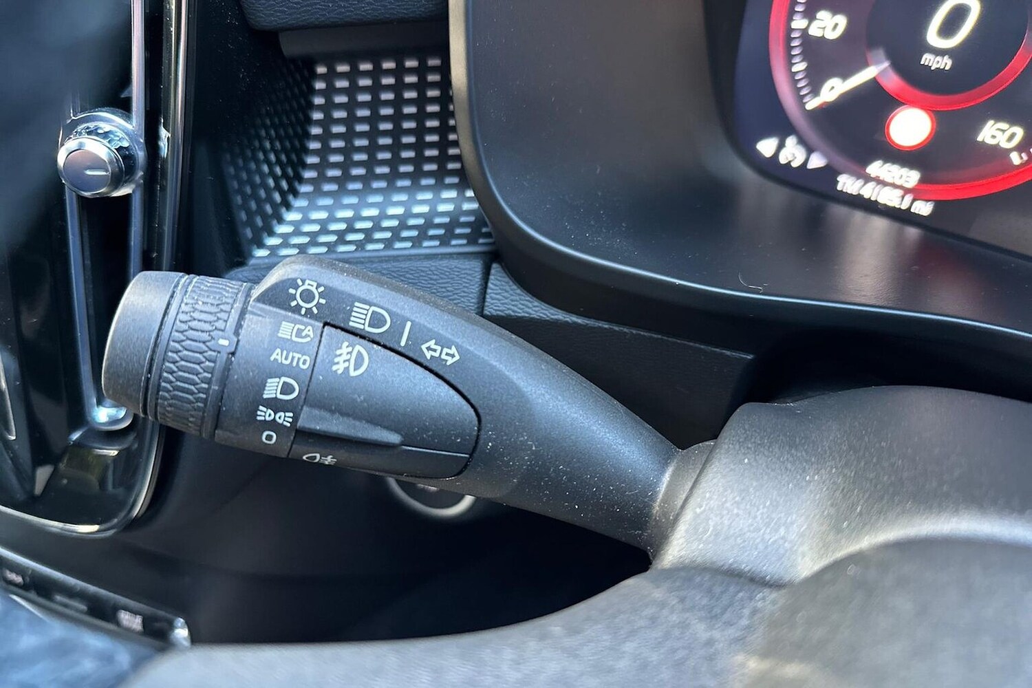 Used Volvo XC40 2022 for sale - 77488527: Photo 29