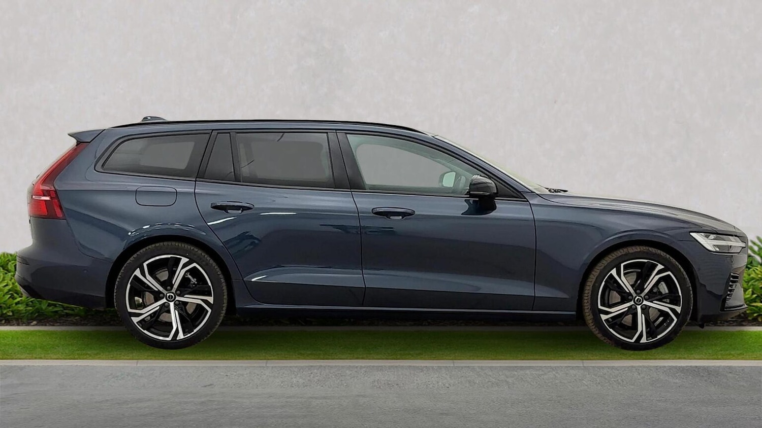 Used Volvo V60 2024 for sale - 76605556: Photo 3