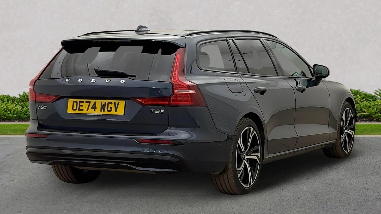 Used Volvo V60 2024 for sale - 76605556: Photo 4