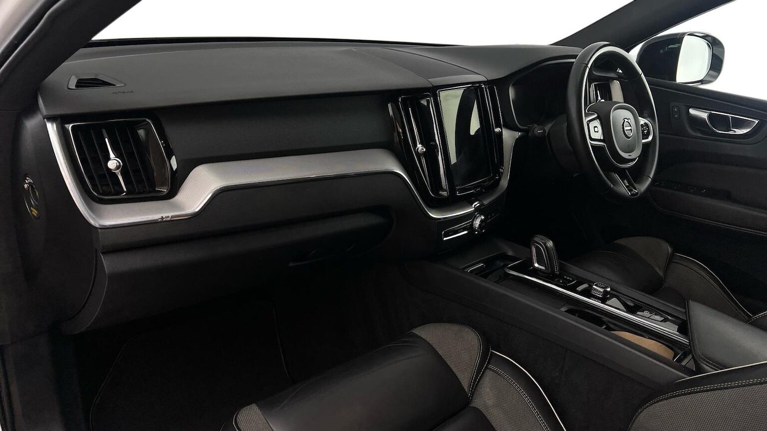 Used Volvo XC60 2021 for sale - 76430819: Photo 8