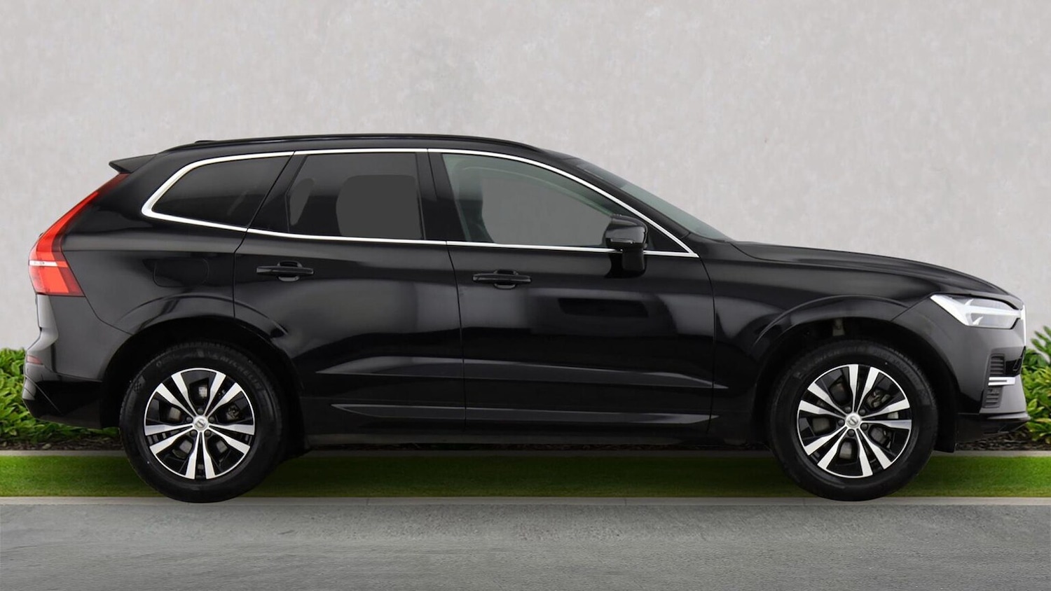 Used Volvo XC60 2023 for sale - 76407408: Photo 3