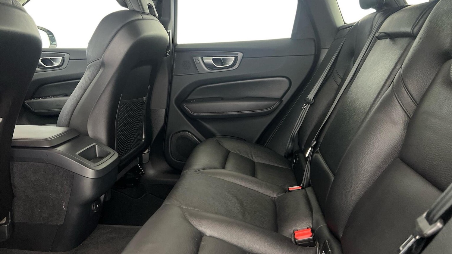 Used Volvo XC60 2023 for sale - 76407408: Photo 9