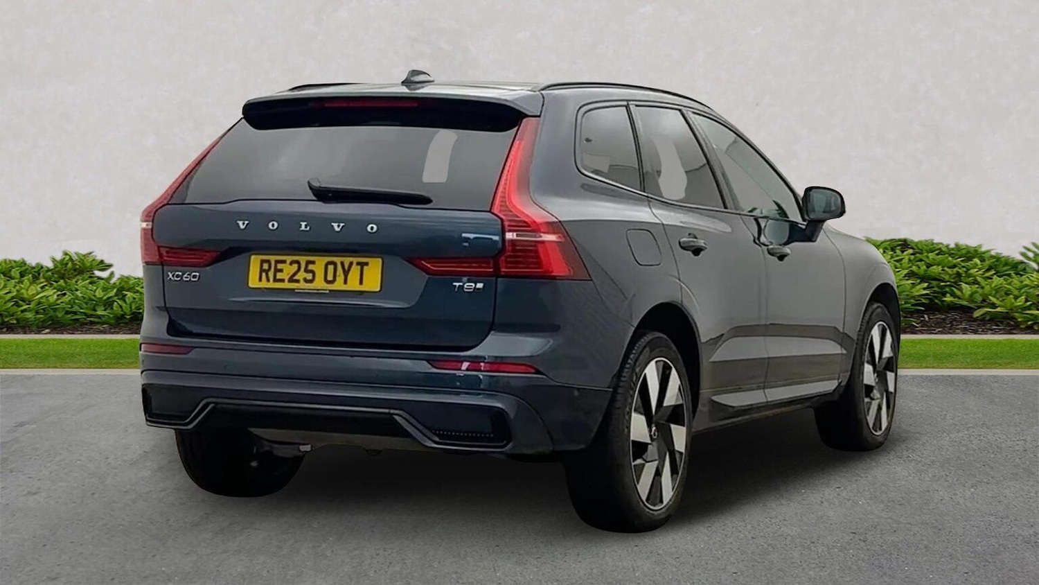 Used Volvo XC60 2025 for sale - 78061067: Photo 3