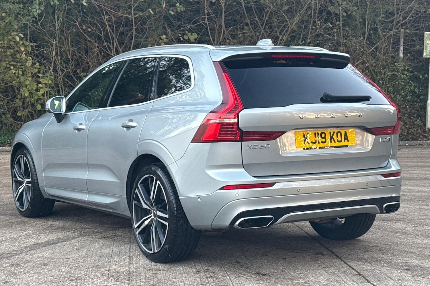 Used Volvo XC60 2019 for sale - 76758891: Photo 2