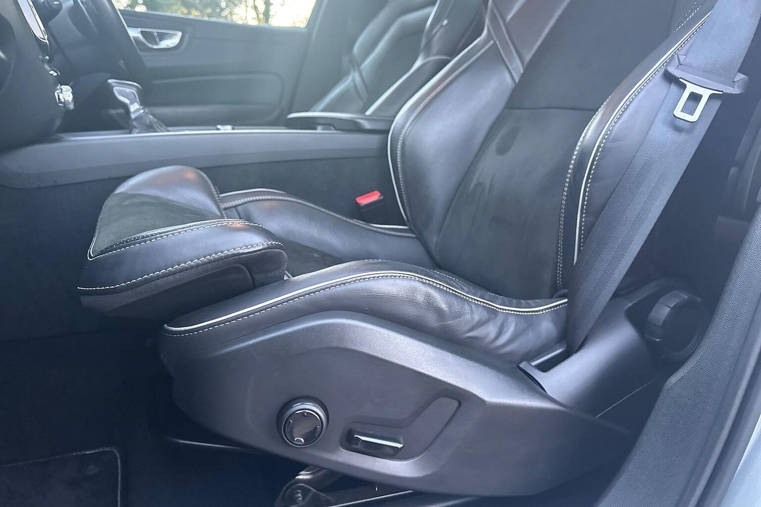 Used Volvo XC60 2019 for sale - 76758891: Photo 36