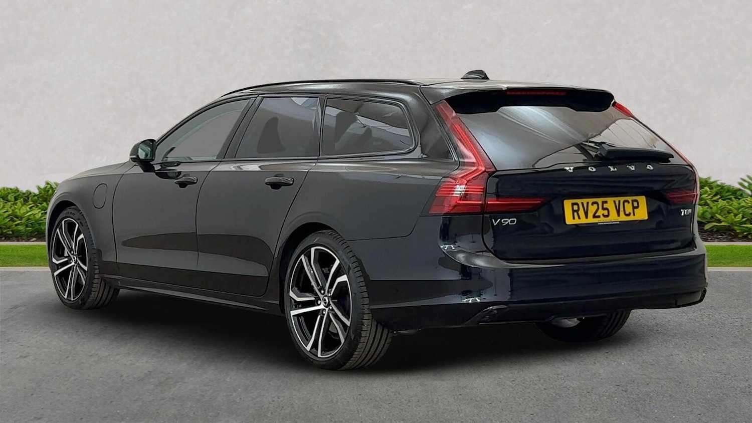 Used Volvo V90 2025 for sale - 76005816: Photo 2