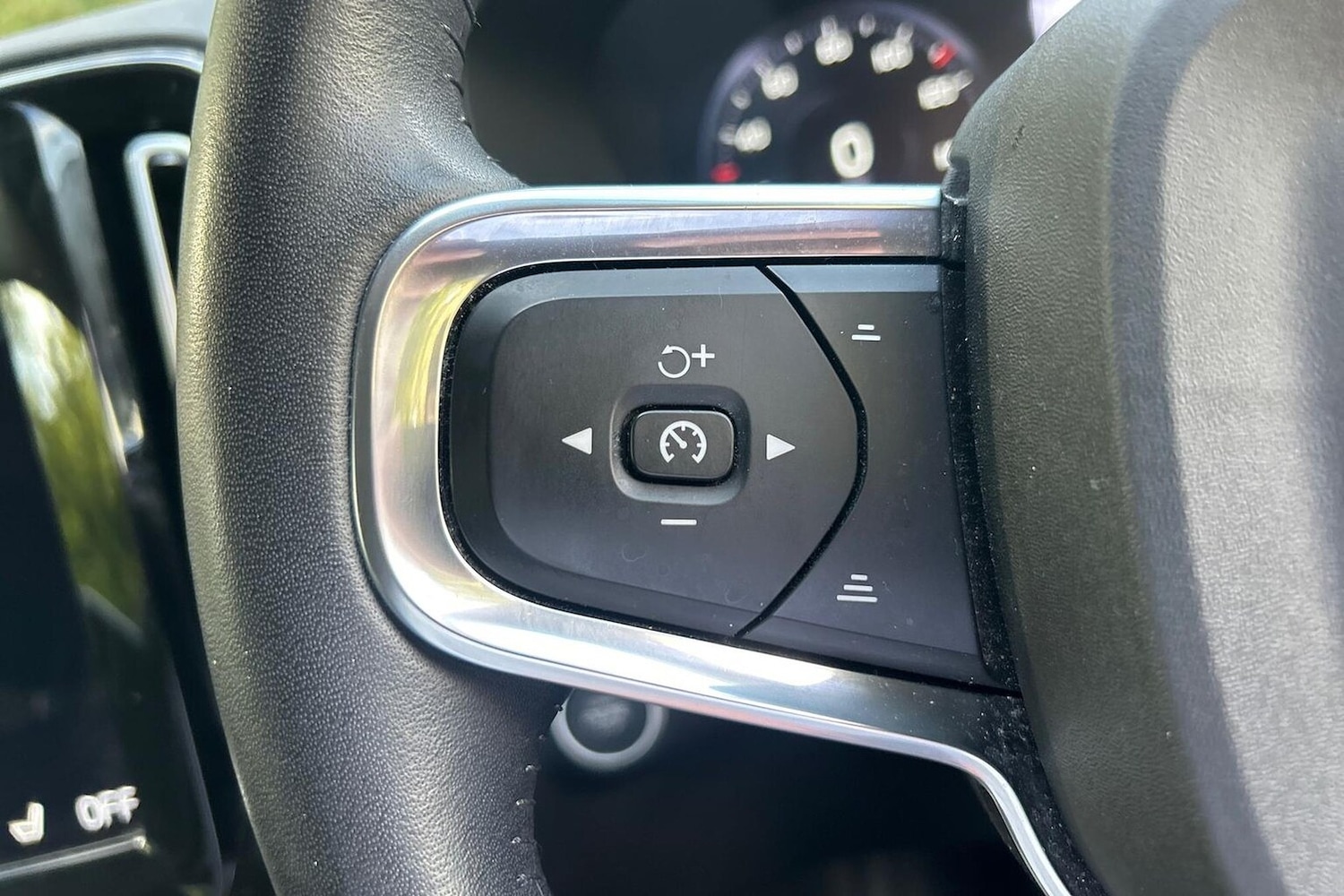 Used Volvo XC40 2021 for sale - 76526129: Photo 26