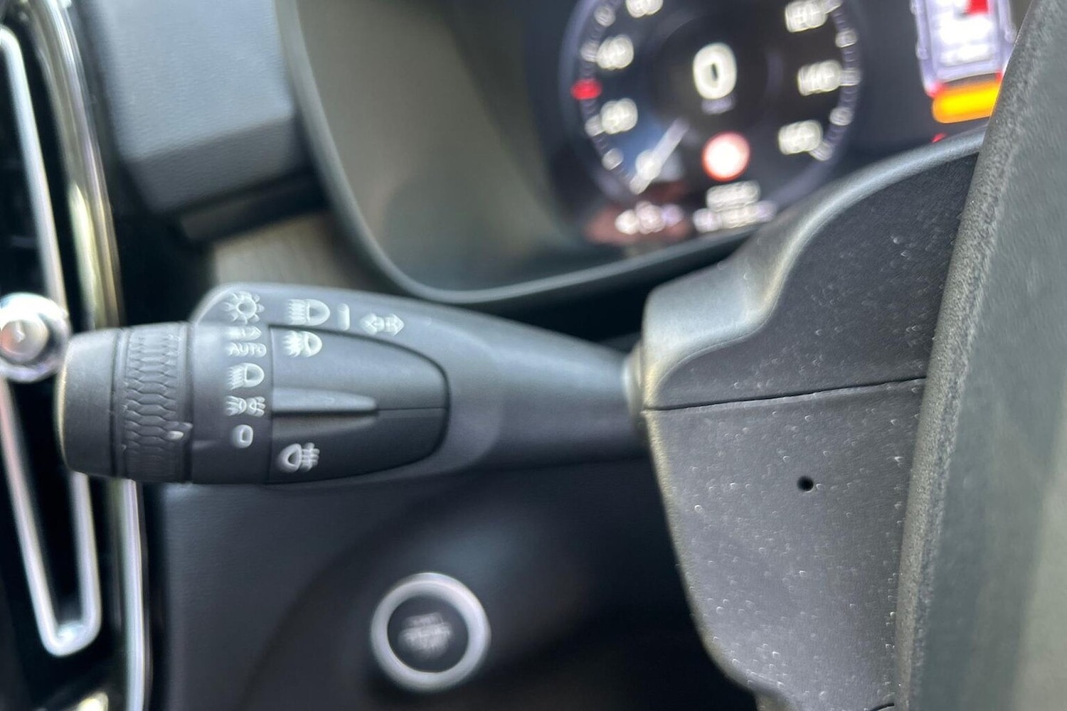 Used Volvo XC40 2021 for sale - 76526129: Photo 28