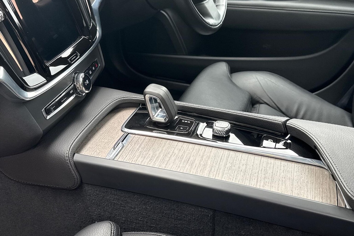 Used Volvo V90 2022 for sale - 76543046: Photo 2