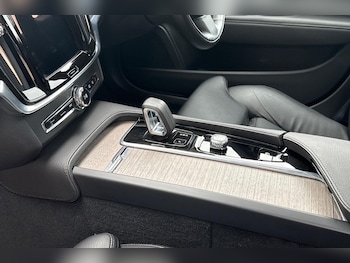 Used Volvo V90 2022 for sale - 76543046: Photo