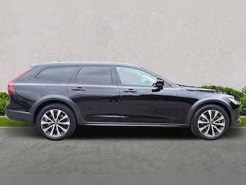 Used Volvo V90 2022 for sale - 76543046: Photo