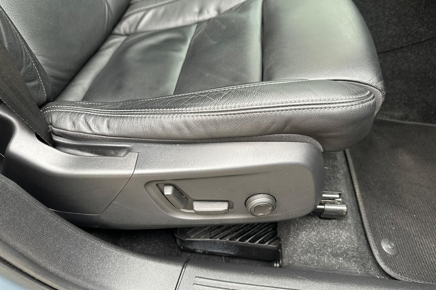 Used Volvo XC40 2022 for sale - 78192825: Photo 32