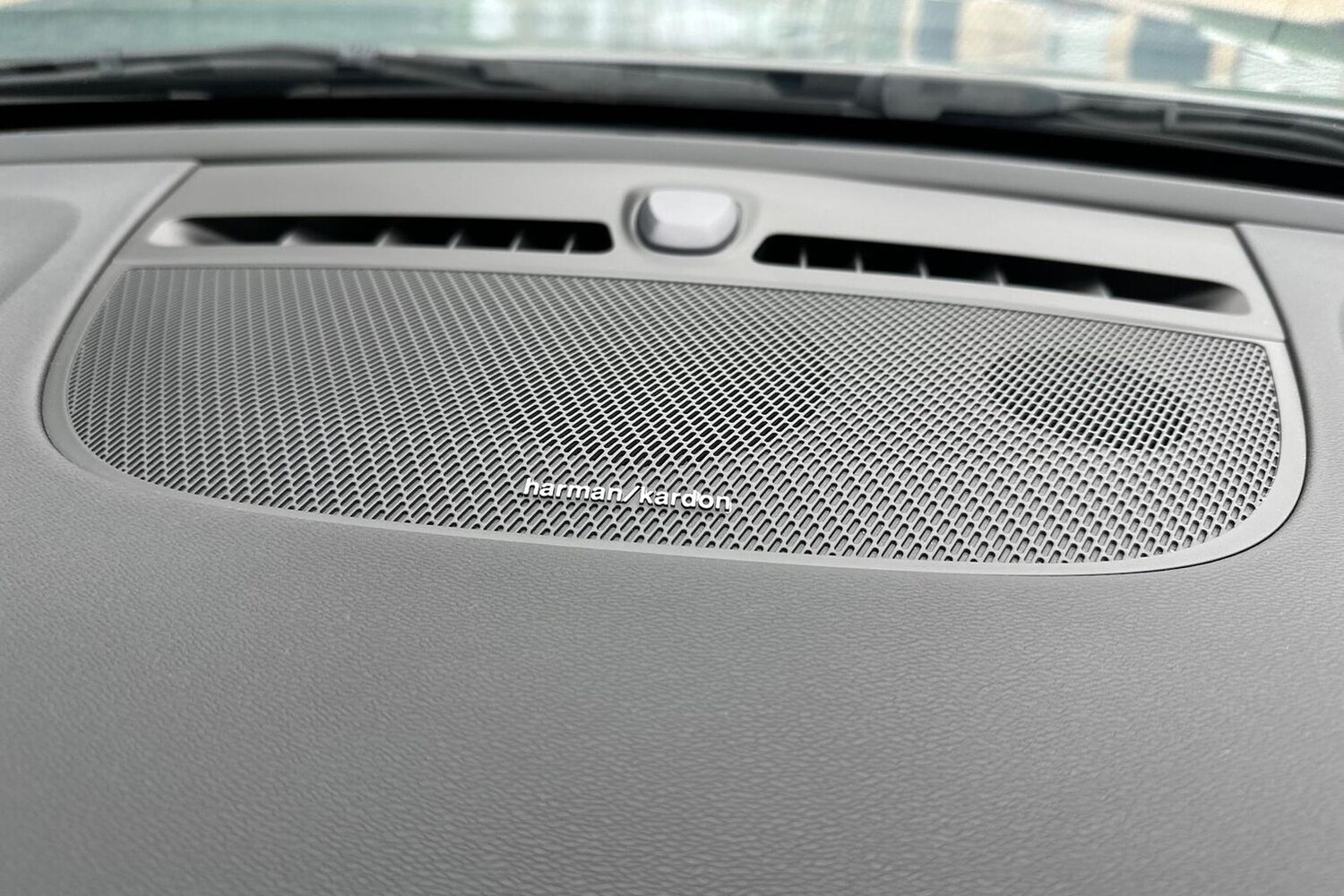 Used Volvo XC40 2022 for sale - 78192825: Photo 33